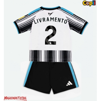 Newcastle United Tino Livramento #2 Echipament de Fotbal Replică 2026-27 Copii Acasa (+ Șorturi)